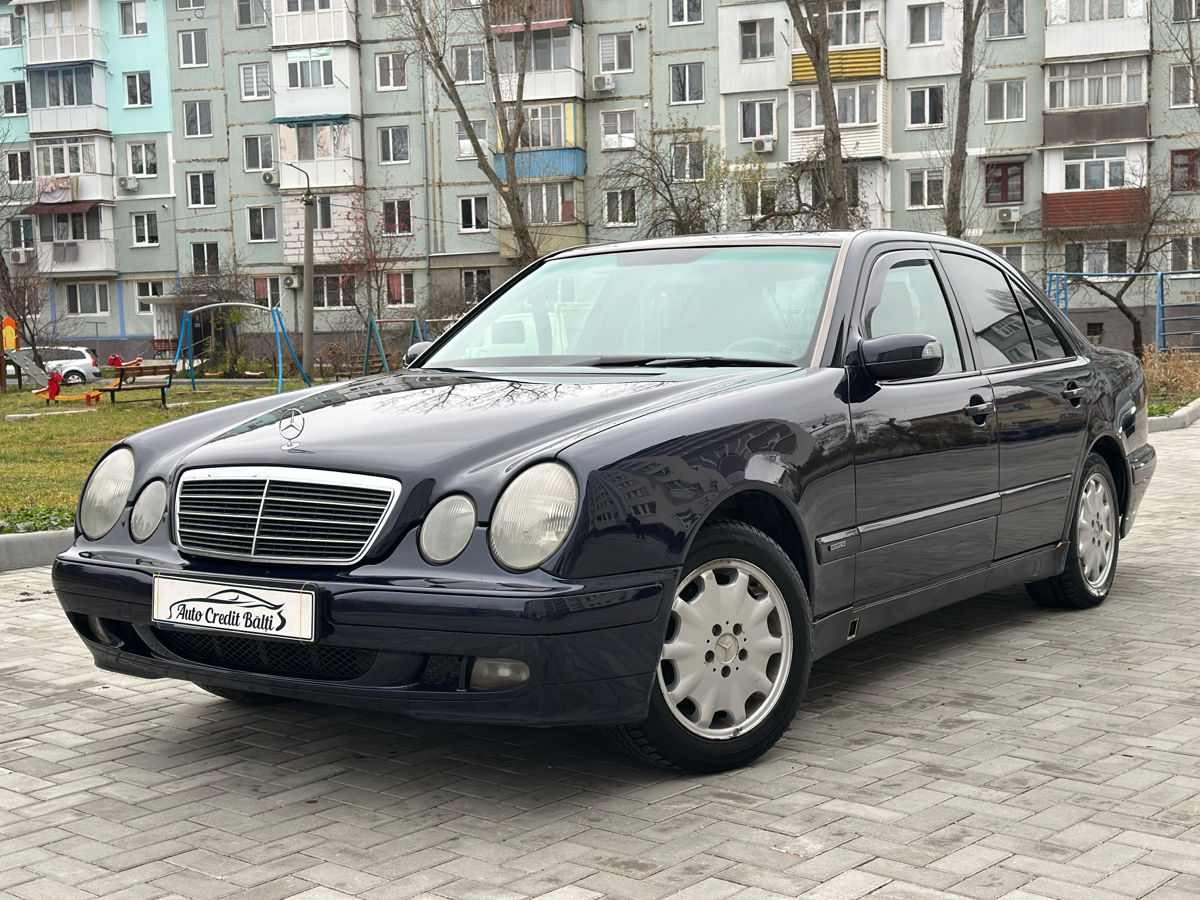 Mercedes E-Class foto 0