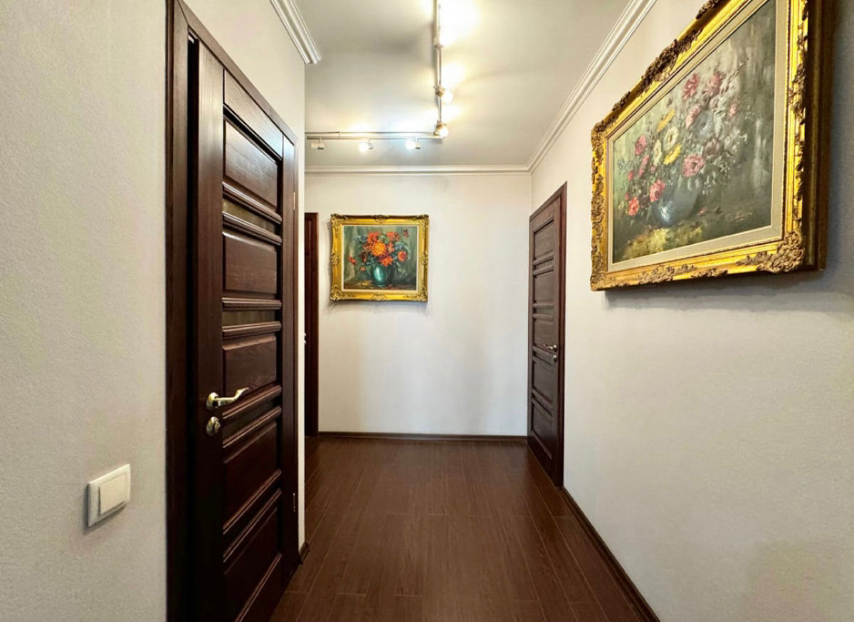 Apartament cu 4 camere, 143 m², Centru, Chișinău foto 9