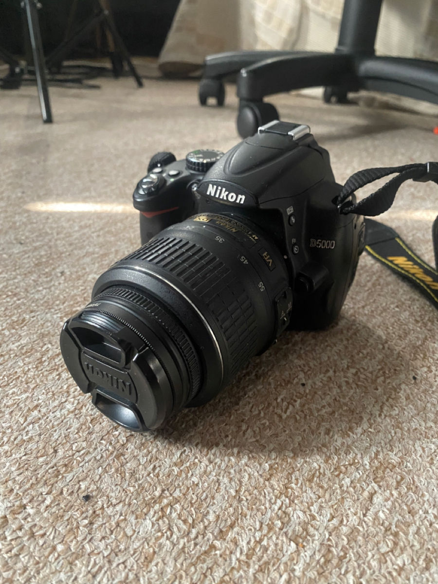 Nikon D5000