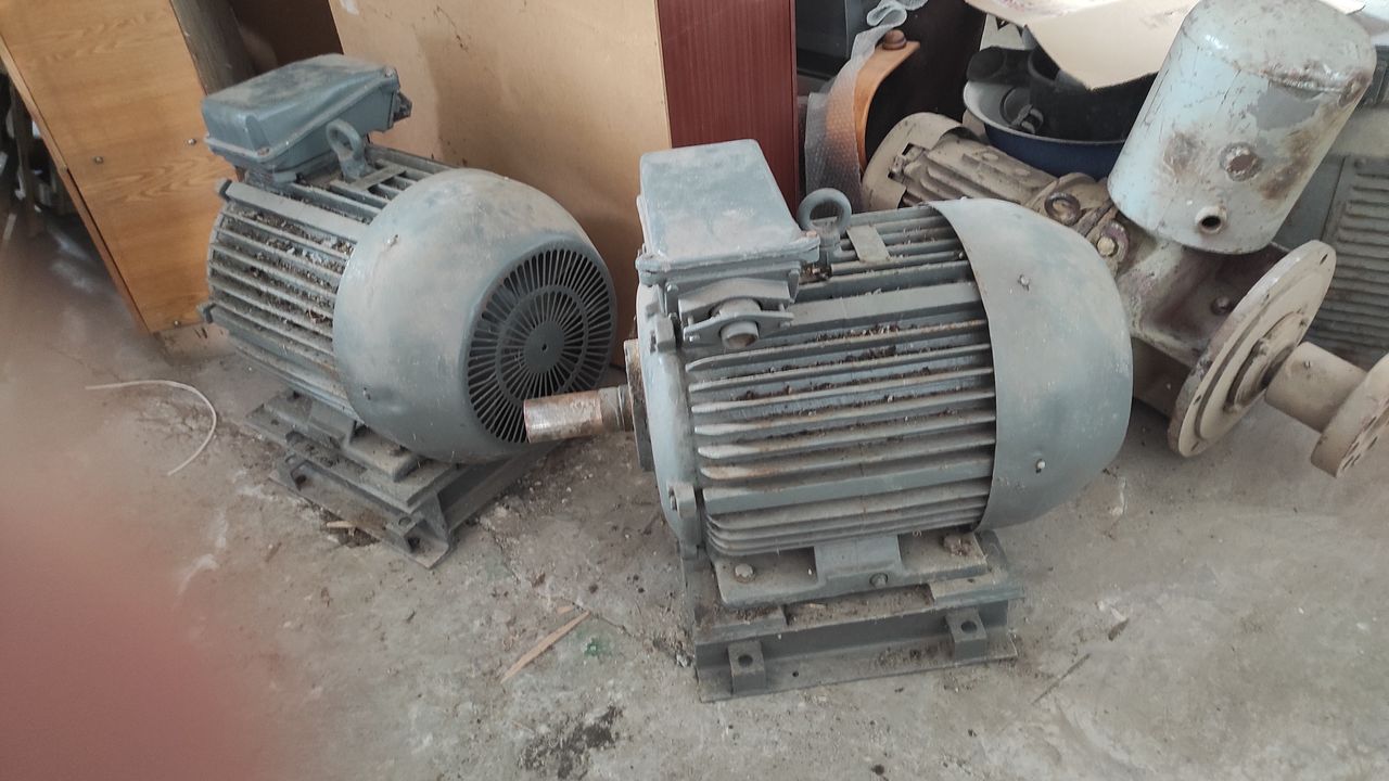 motor electric.электродвигатель