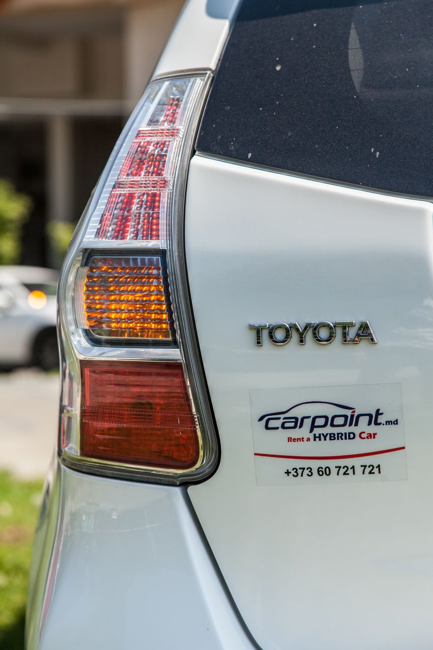 Chirie Toyota Prius Plus (7 locuri) cutie automată foto 1