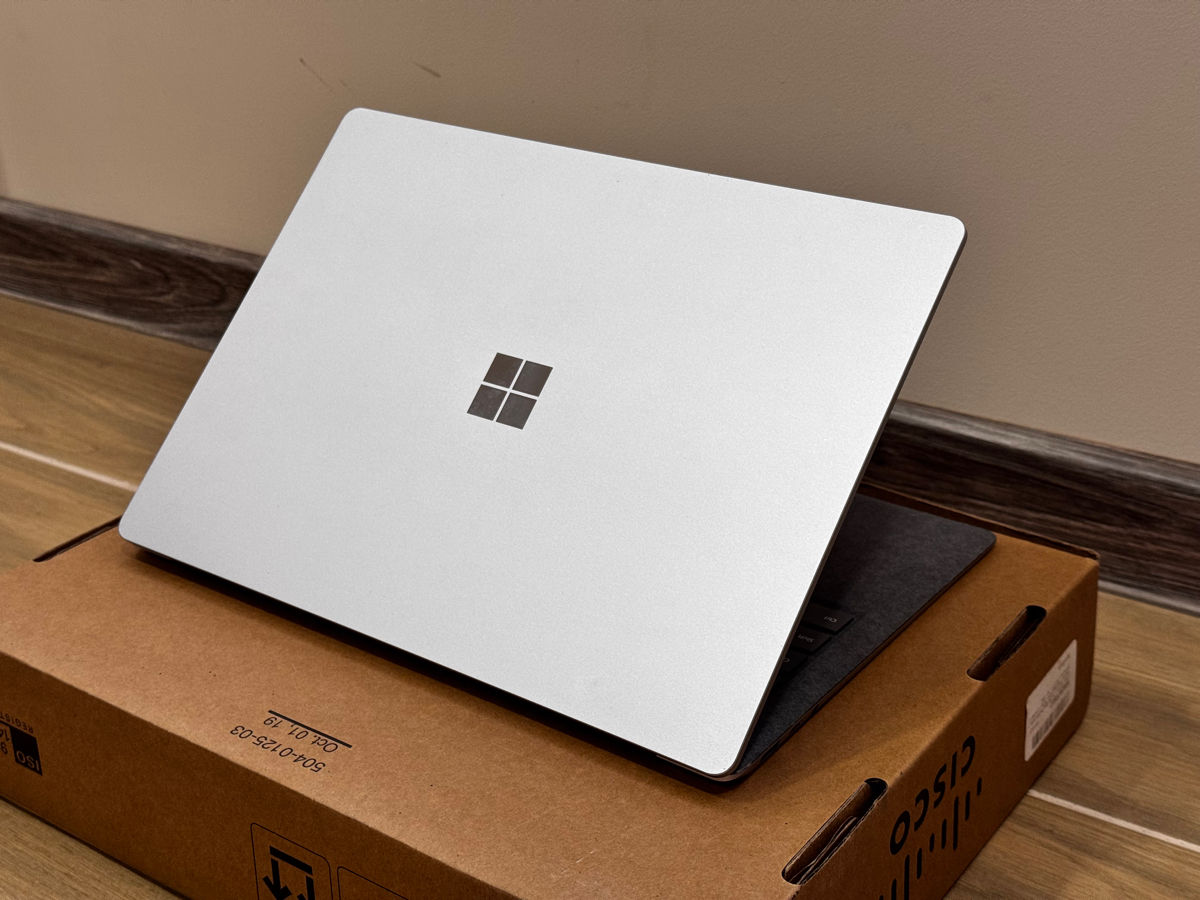 Microsoft Surface Laptop 3 (i51035G7, 128GB SSD, 8GB RAM, TouchScreen)