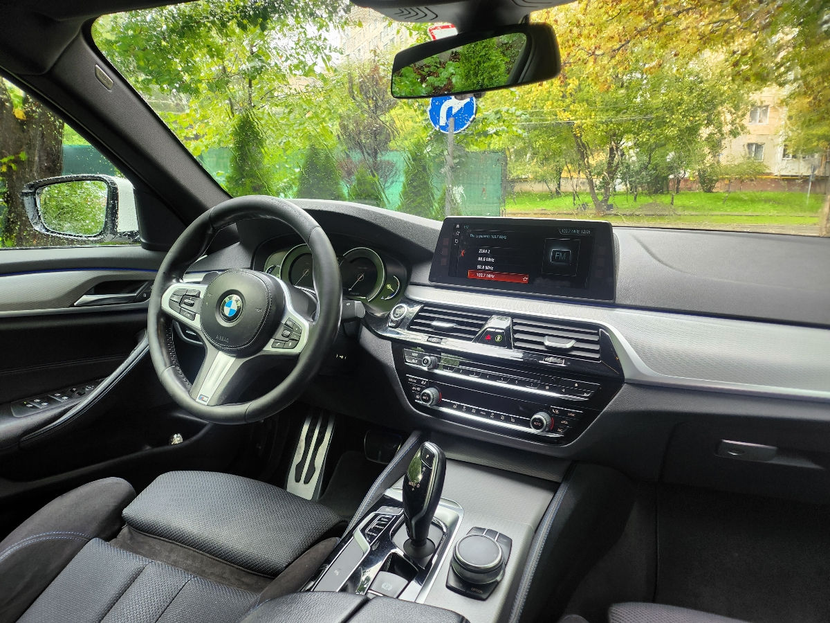 BMW 5 Series foto 10