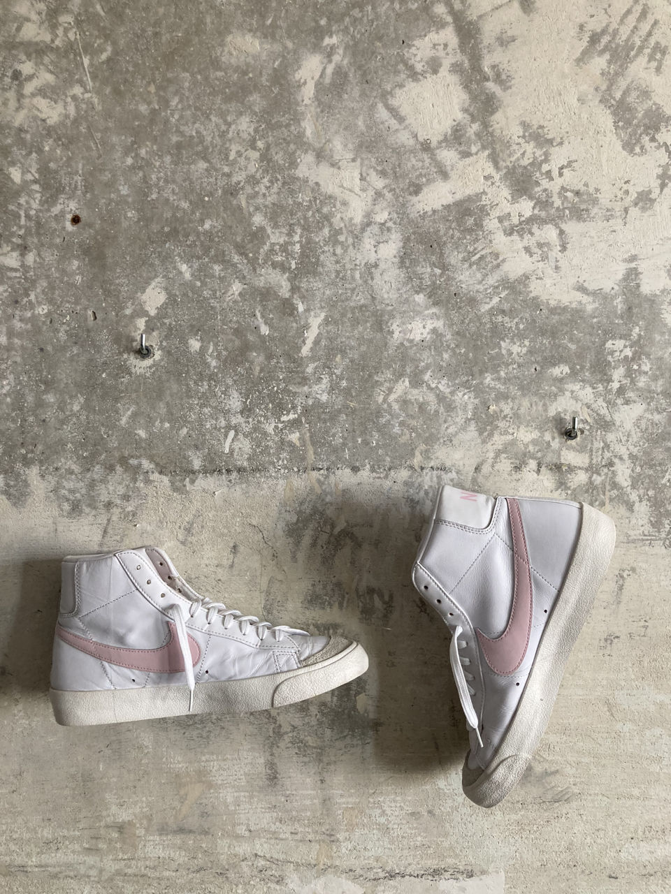 nike blazer pink swoosh
