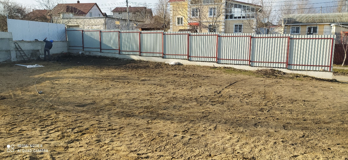 Teren pentru construcții îngrădit 5.96 ari. 200 metri de la traseul central Chisinau-Orhei. foto 3