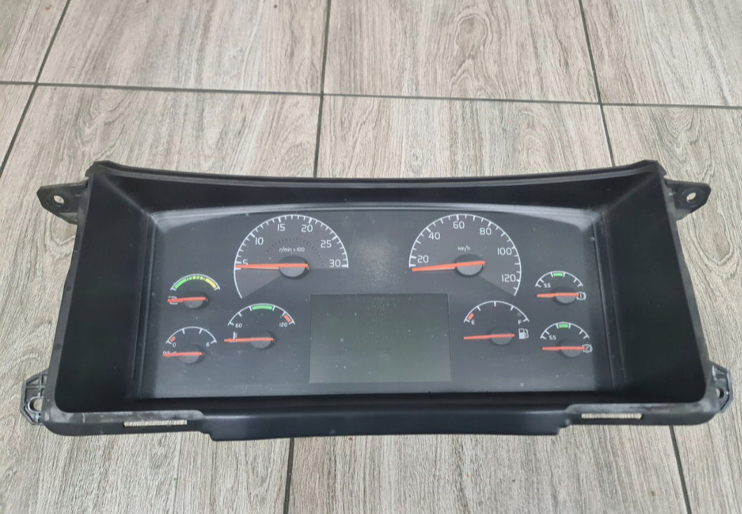 Панель приборов volvo fh 12  евро 3       спидометр volvo fh 12 фото 0