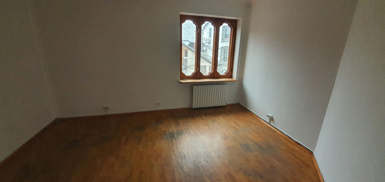 Oficiu in centru.Strada Bucuresti.117m2 169000euro foto 3