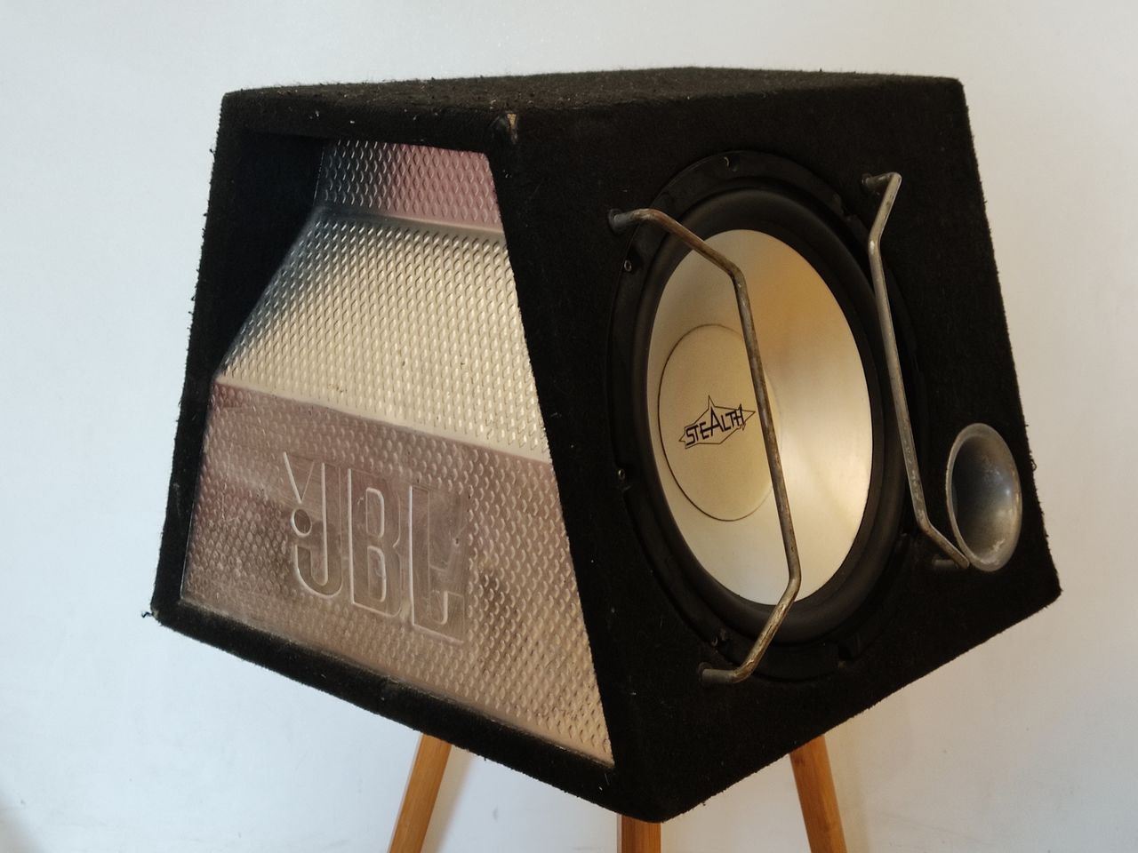 Subwoofer JBL 1000w 12-inch stealth mode