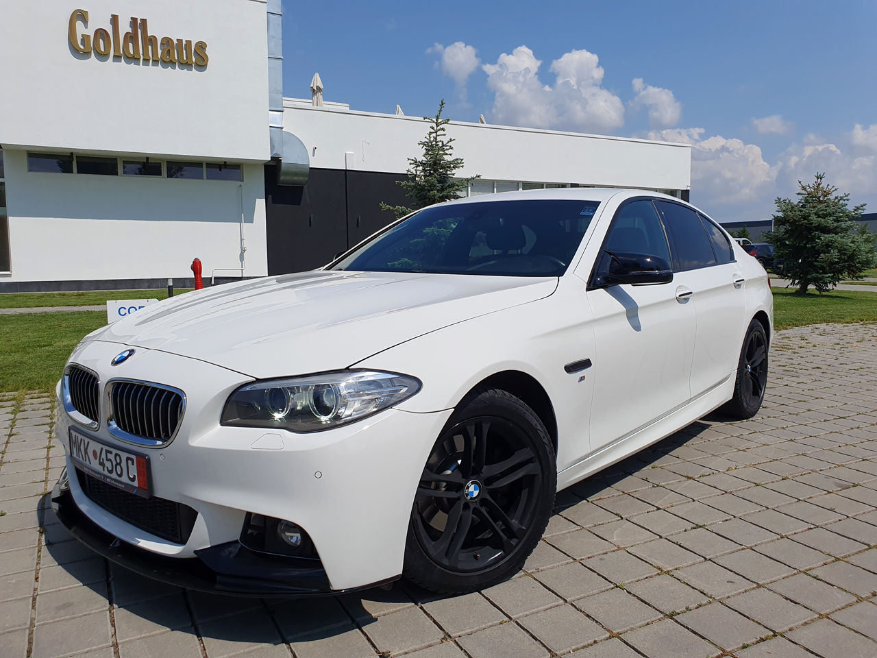 BMW 5 Series foto 4