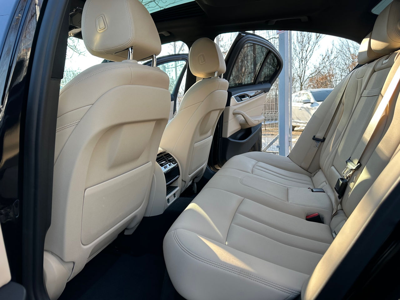 BMW 5 Series foto 18