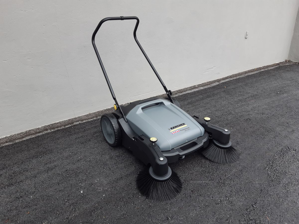 Mașină de măturat Karcher KM 70/15 - Livrare în toată Moldova! Credit 0% foto 2