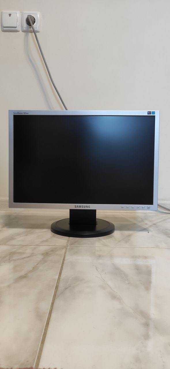 Monitor Samsung SyncMaster 720N și 923NW