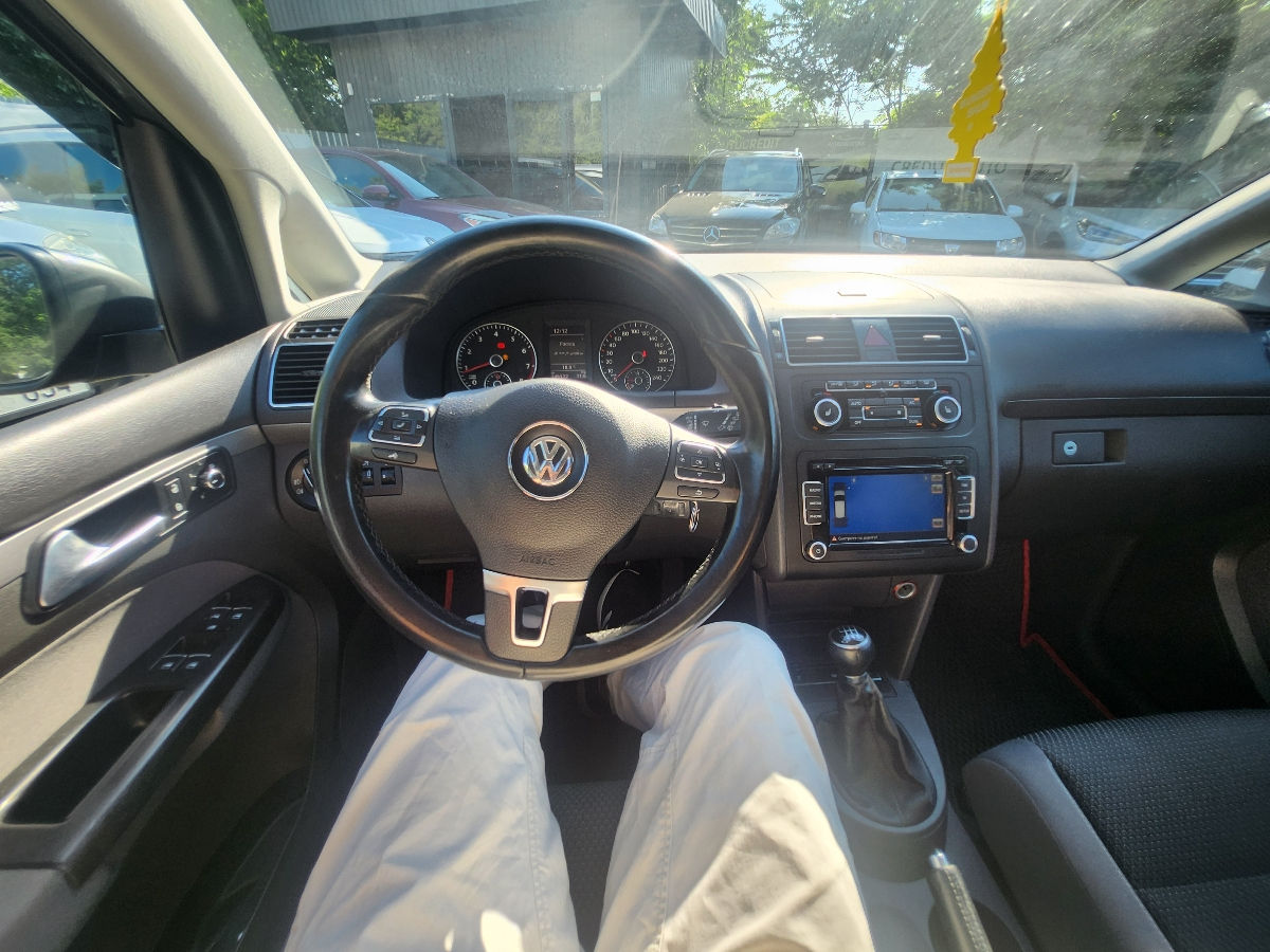 Volkswagen Touran foto 13