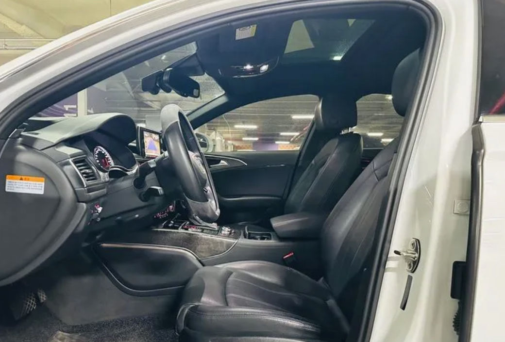 Audi A6 фото 7