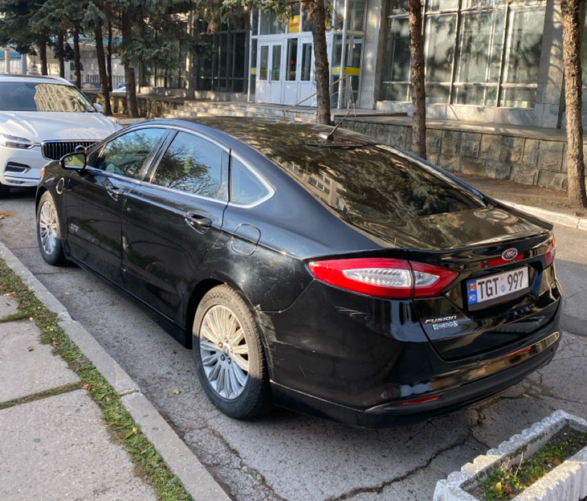 Ford Fusion foto 2
