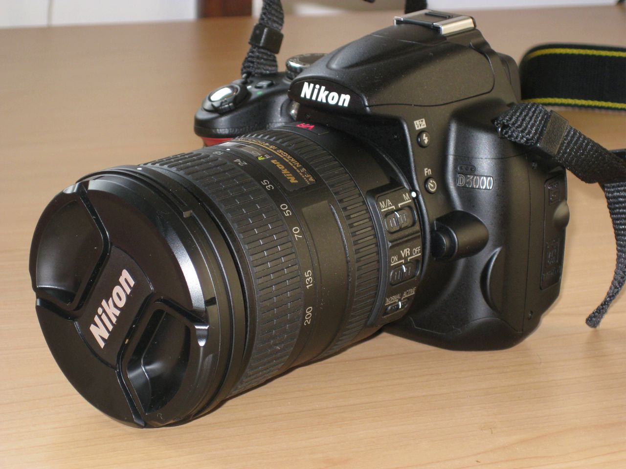 Фотоаппарат Nikon D3000 18-200mm f/3.5-5.6G ED AF-S VR II DX Zoom-Nikko ...