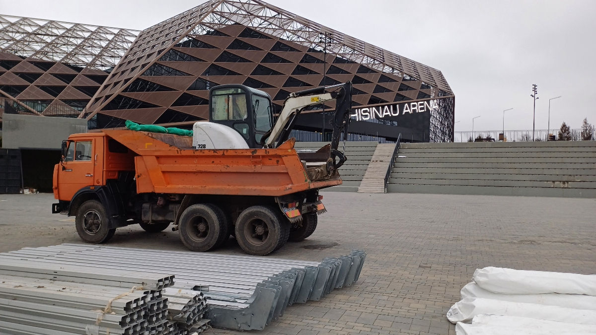 Услуги мини-экскаватора, Bobcat,kamaz.уборка снега foto 1