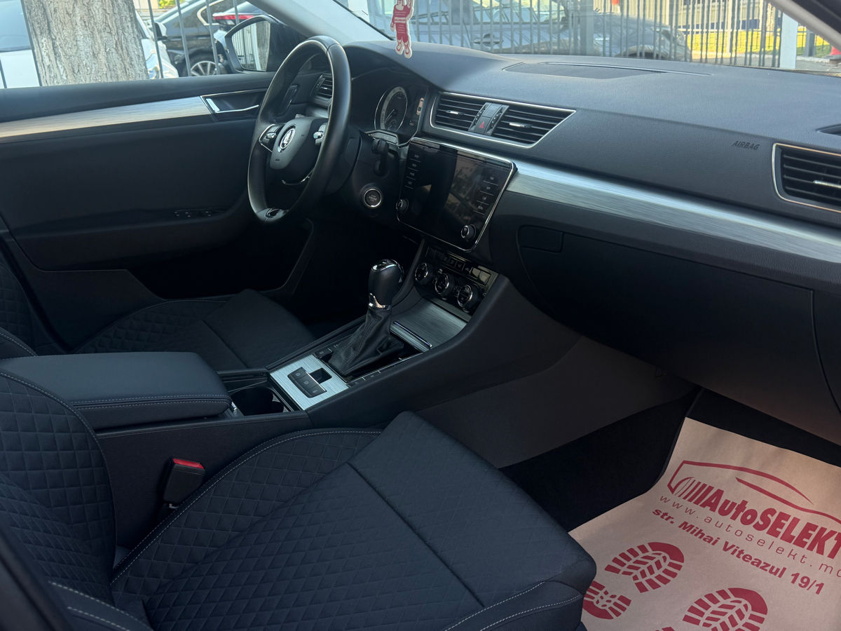 Skoda Superb 2020 photo 10