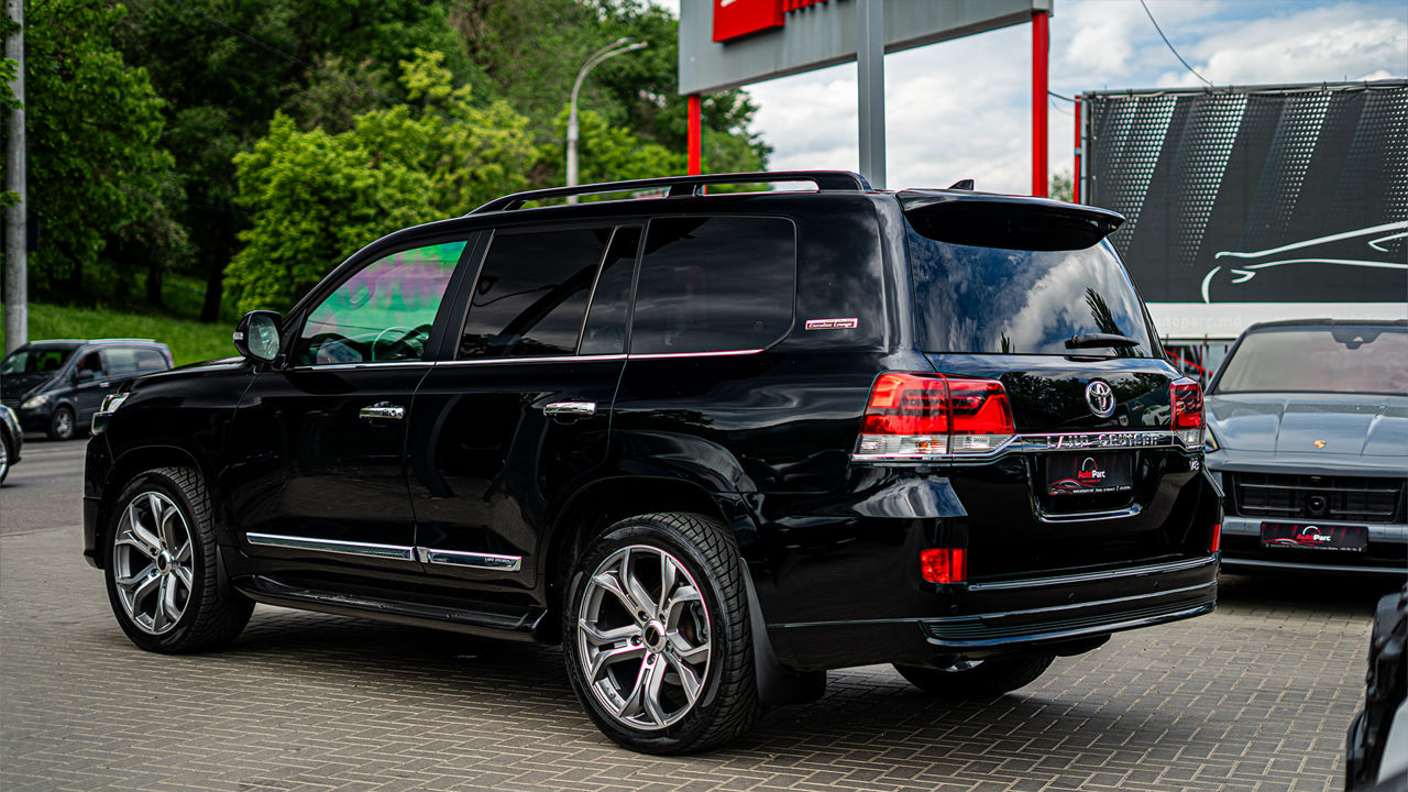 Toyota Land Cruiser фото 3