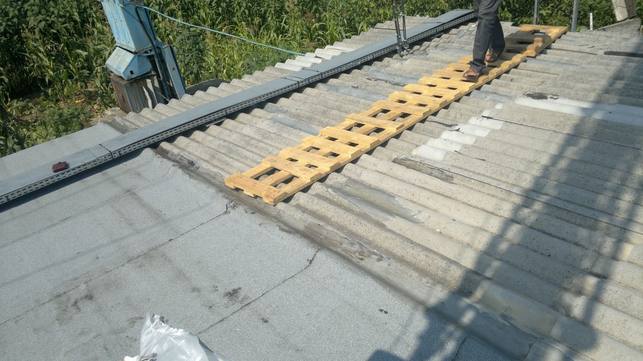 Lucrari de reparatie la acoperis moale (hydrobase,bipoli,ultra). reparam apartamente, garaje, hale foto 1