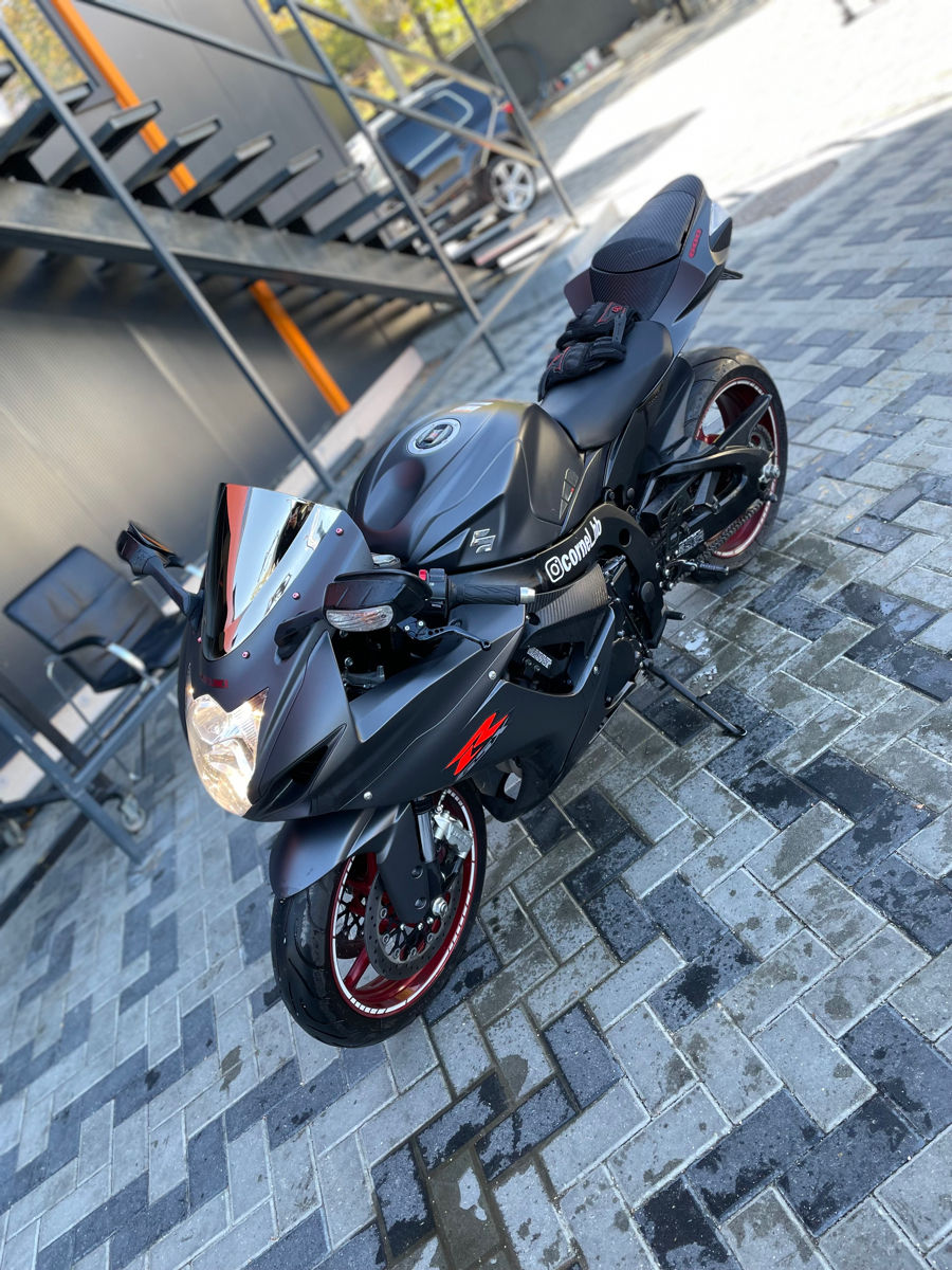 Suzuki Suzuki GSXR 600
 фото 6