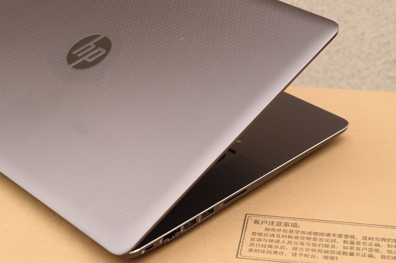 Hp Zbook Studio G3/ Core I7 6820HQ/ 16Gb Ram/ Quadro M1000M/ 256Gb SSD/ 15.6" FHD! foto 12