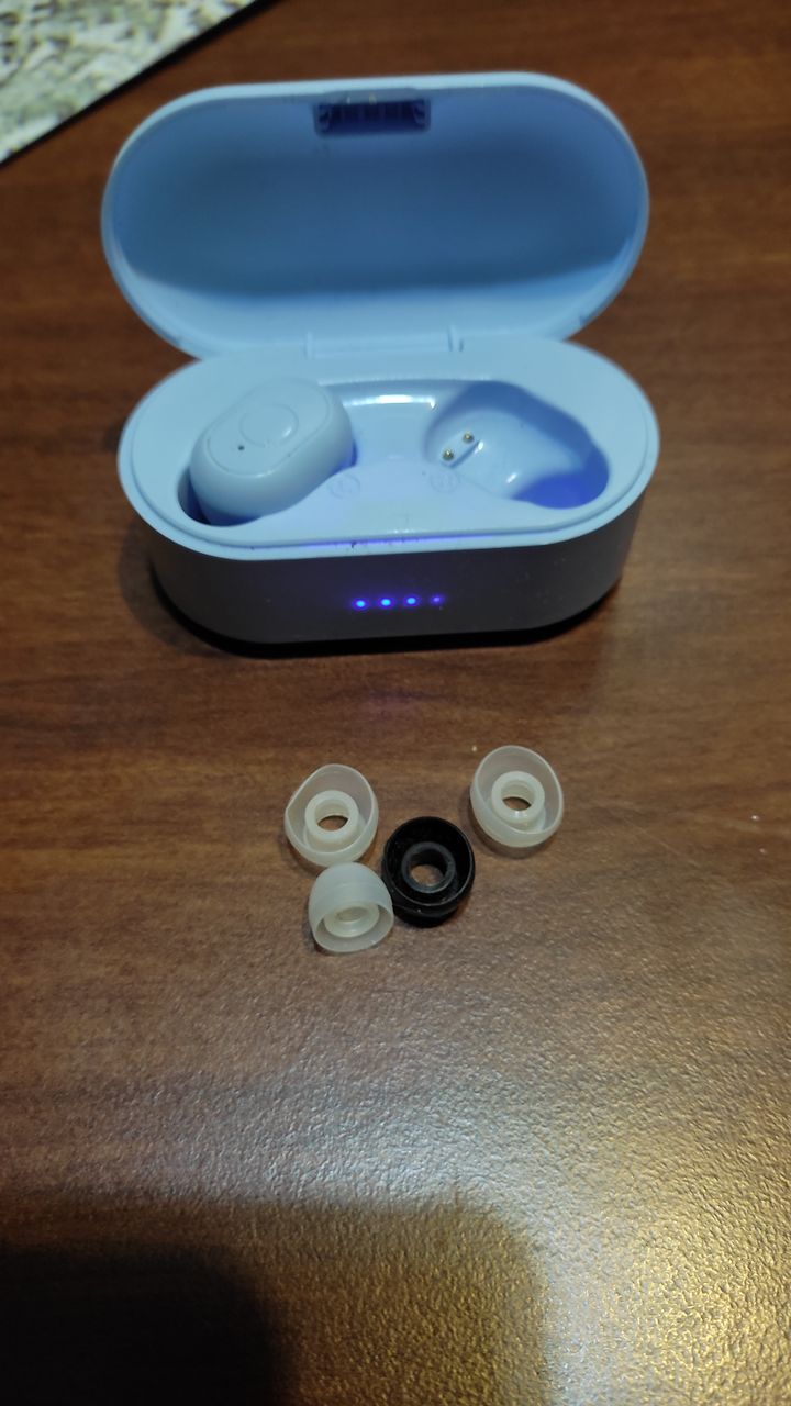 Bluetooth наушник.