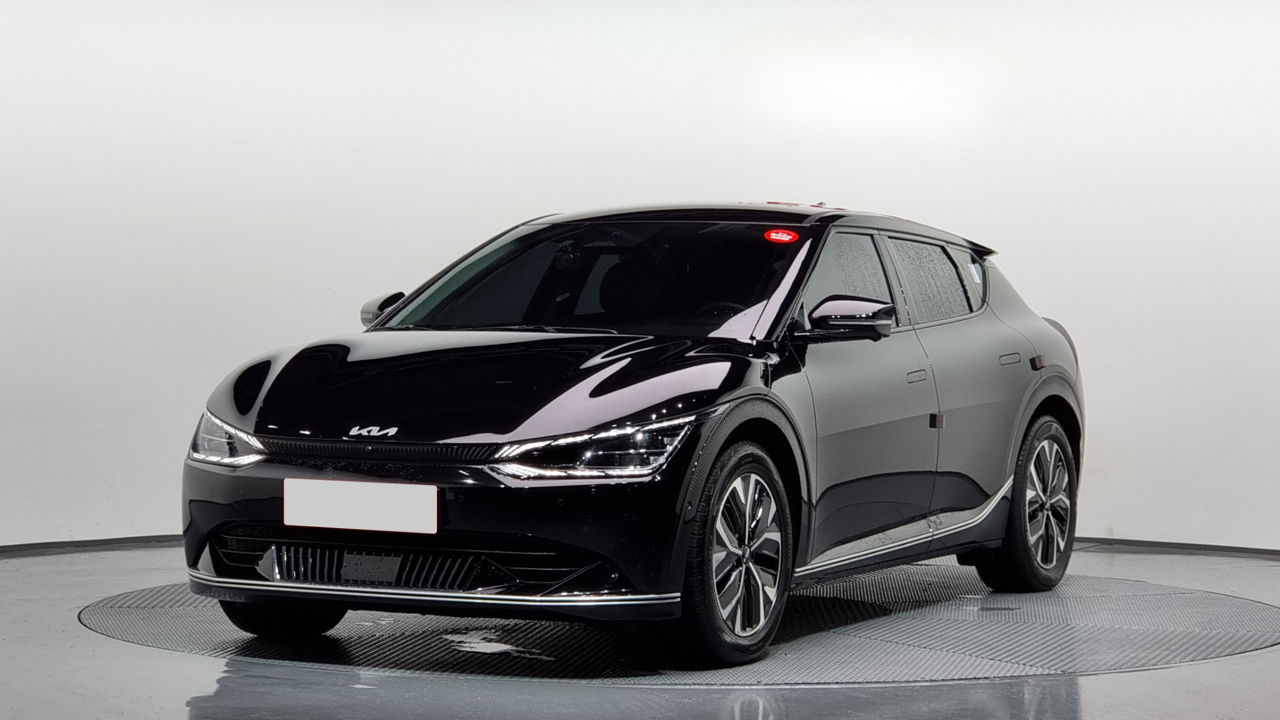 KIA EV6 фото 0