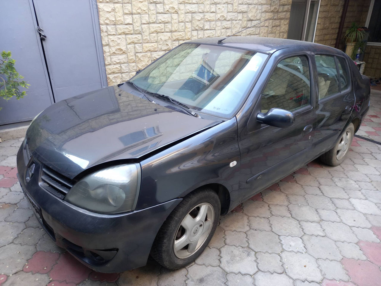 Renault Clio Symbol foto 0