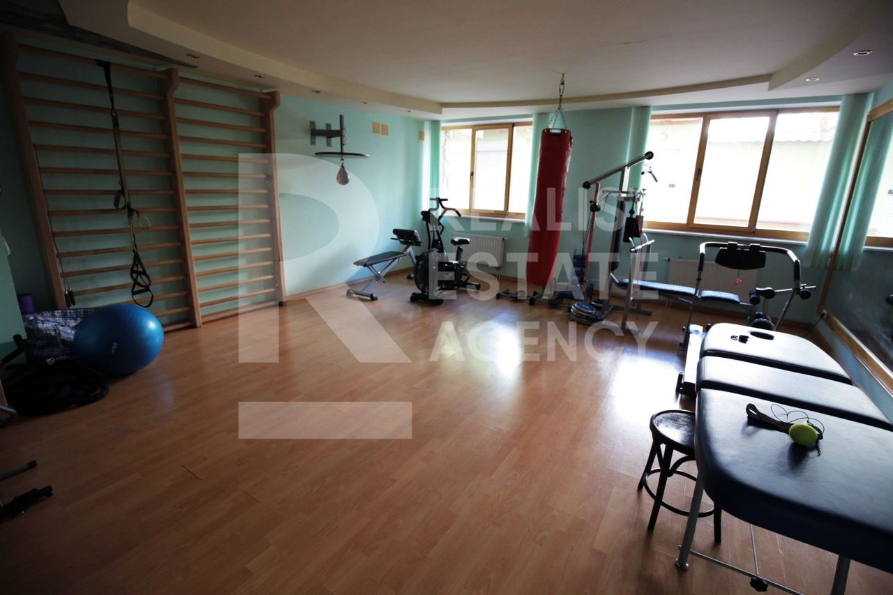 Vânzare, casă, 3 nivele, 14 camere, strada Independenței, Bălți foto 8