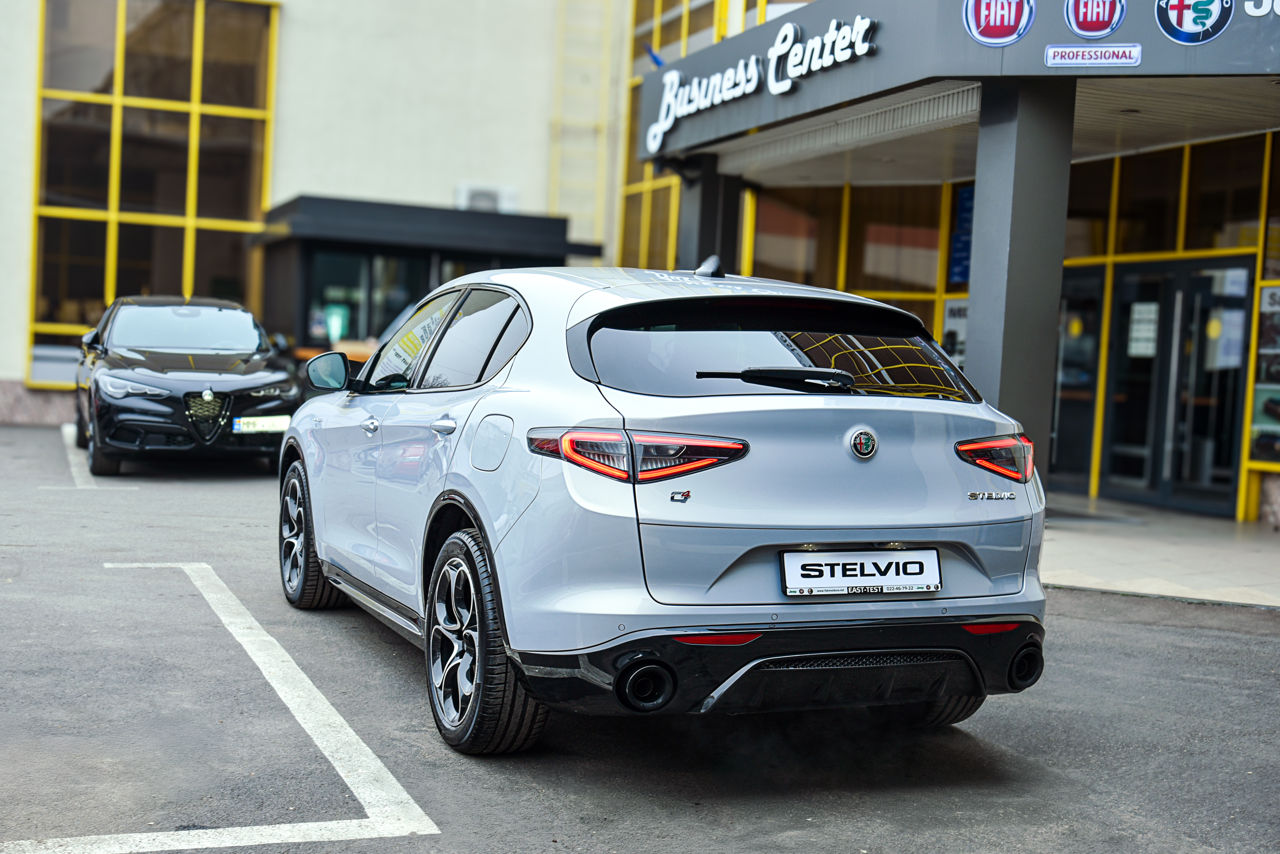 Alfa Romeo Stelvio фото 9