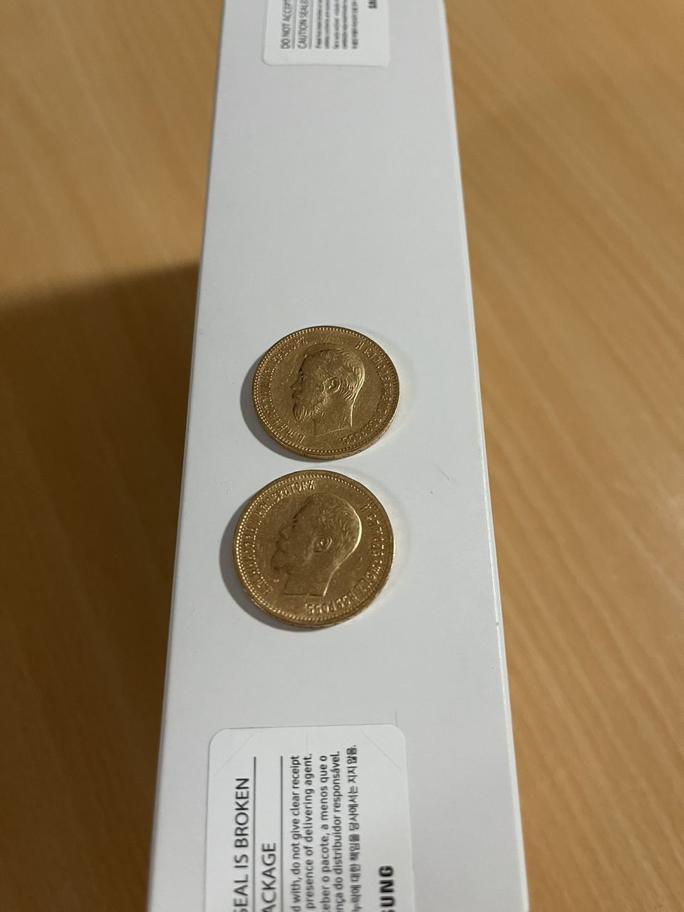 Продам царские золотые монеты.
