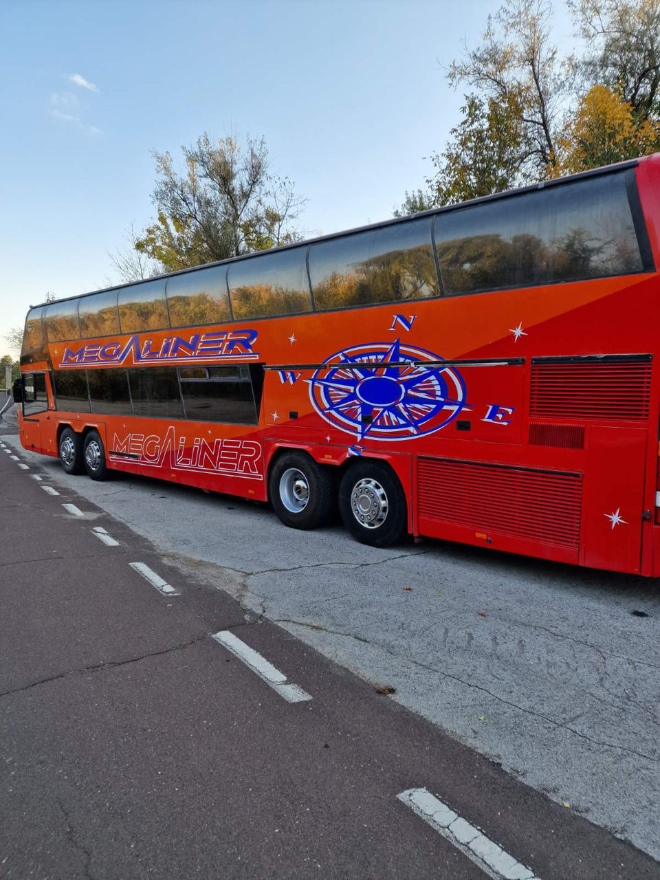 Neoplan 95 Locuri foto 1