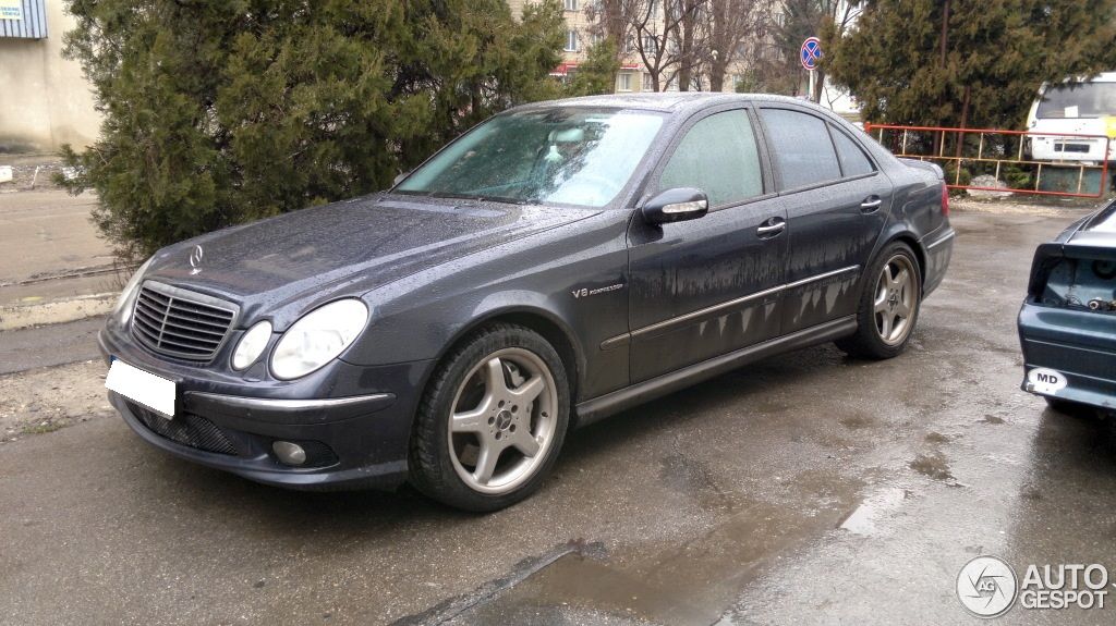 Mercedes E-Class foto 0