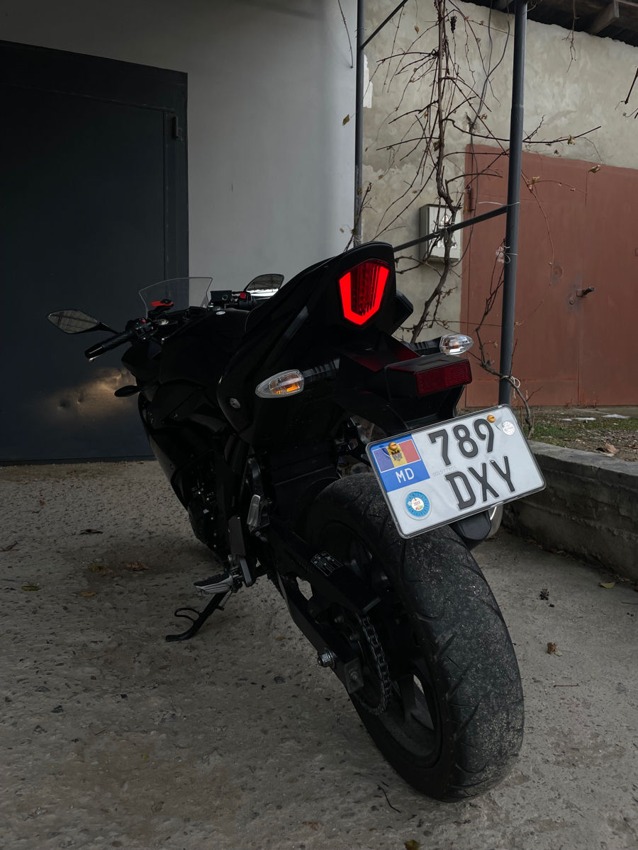 Suzuki GSX250R foto 0