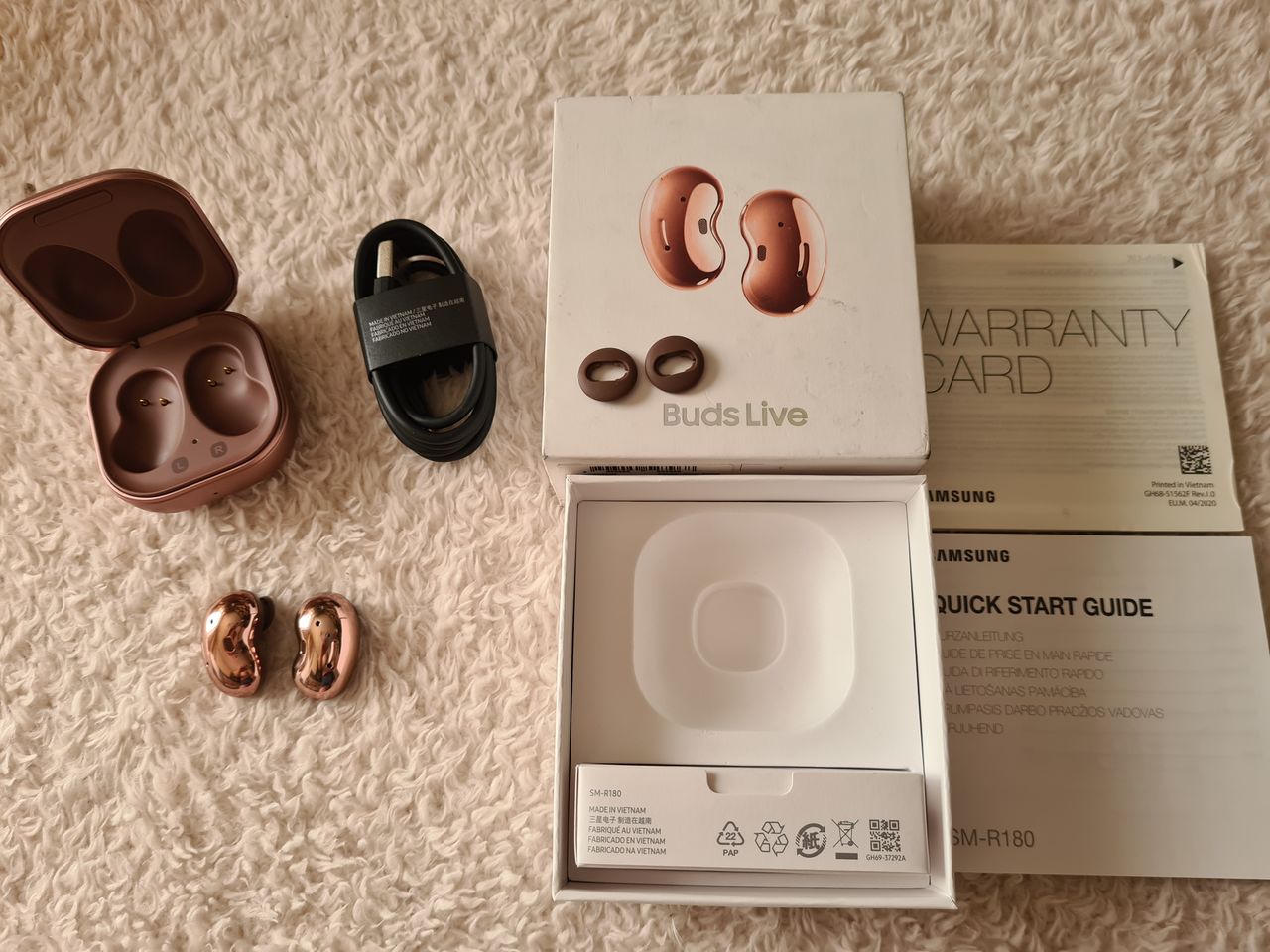 Samsung Galaxy Buds Live - 10/10, как новые, весь комплект.