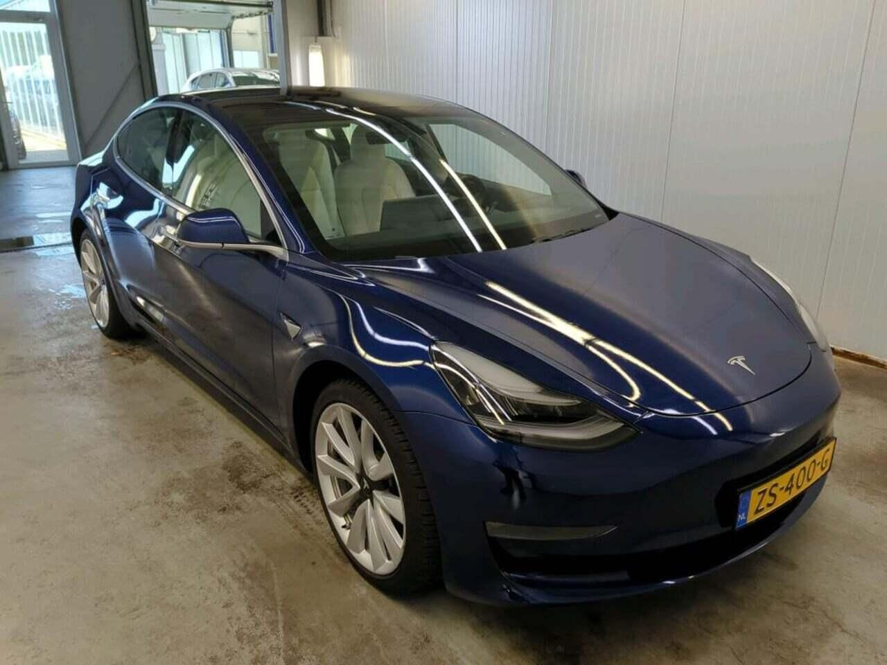 Tesla Model 3 фото 5