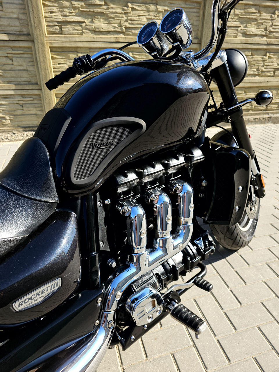Triumph Rocket III фото 8