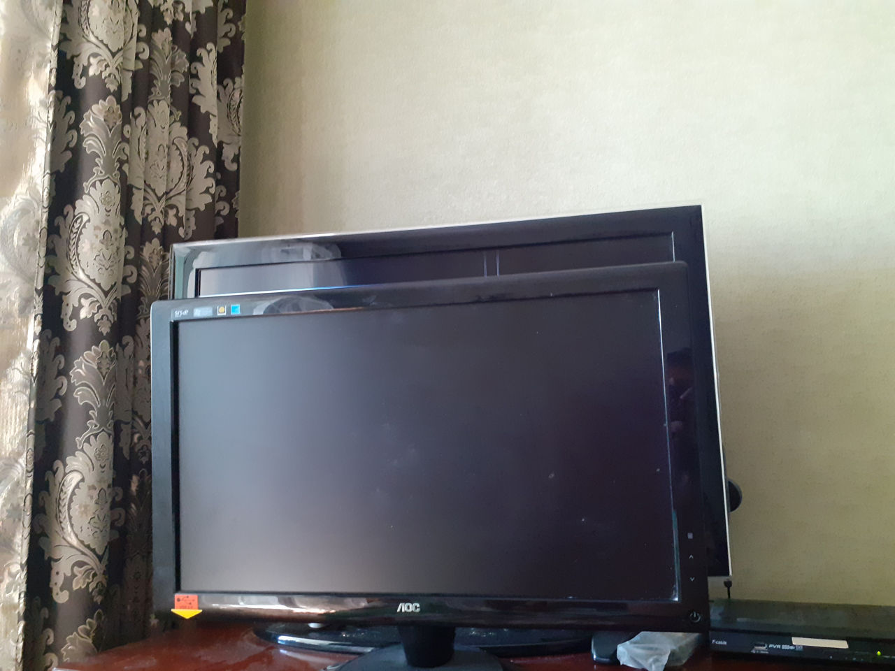 Мониторы LOC-24inch +ACER-19inch