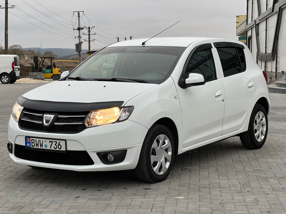 Dacia Sandero foto 1