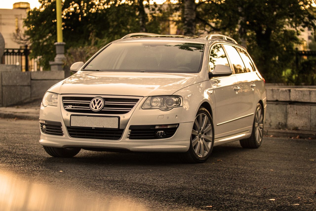 Фольксваген б6. Volkswagen Passat b6 r-line. VW Passat b6 r line. Volkswagen Passat b6 variant r line. Volkswagen Passat b6 r line универсал.