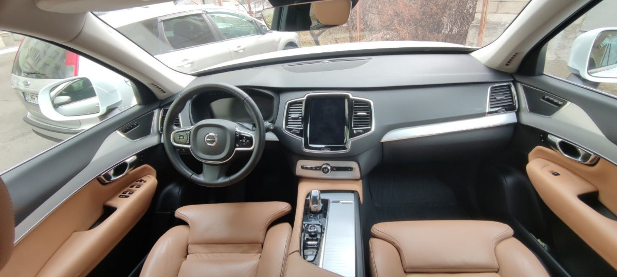 Volvo XC90 foto 1