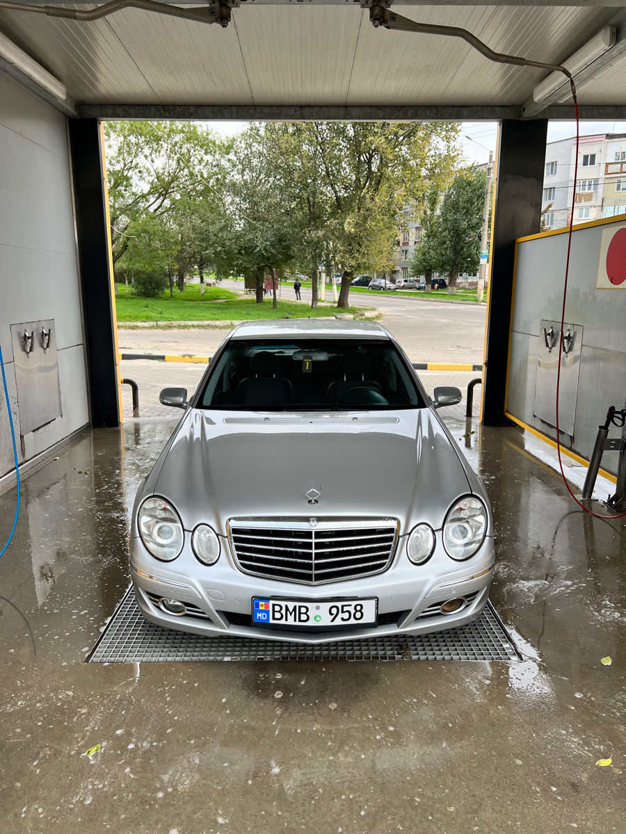 Mercedes E-Class foto 1