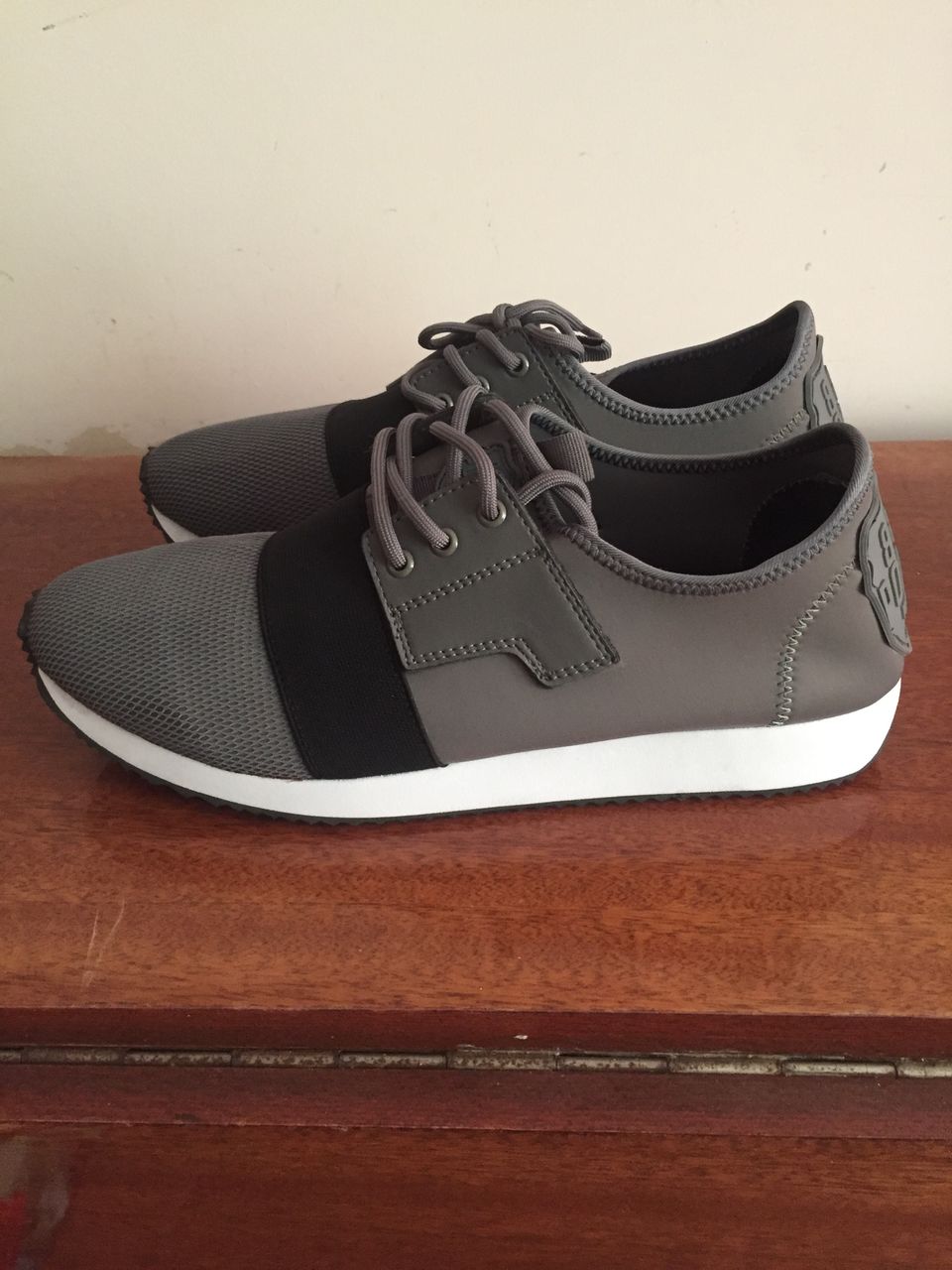 Фирменная обувь