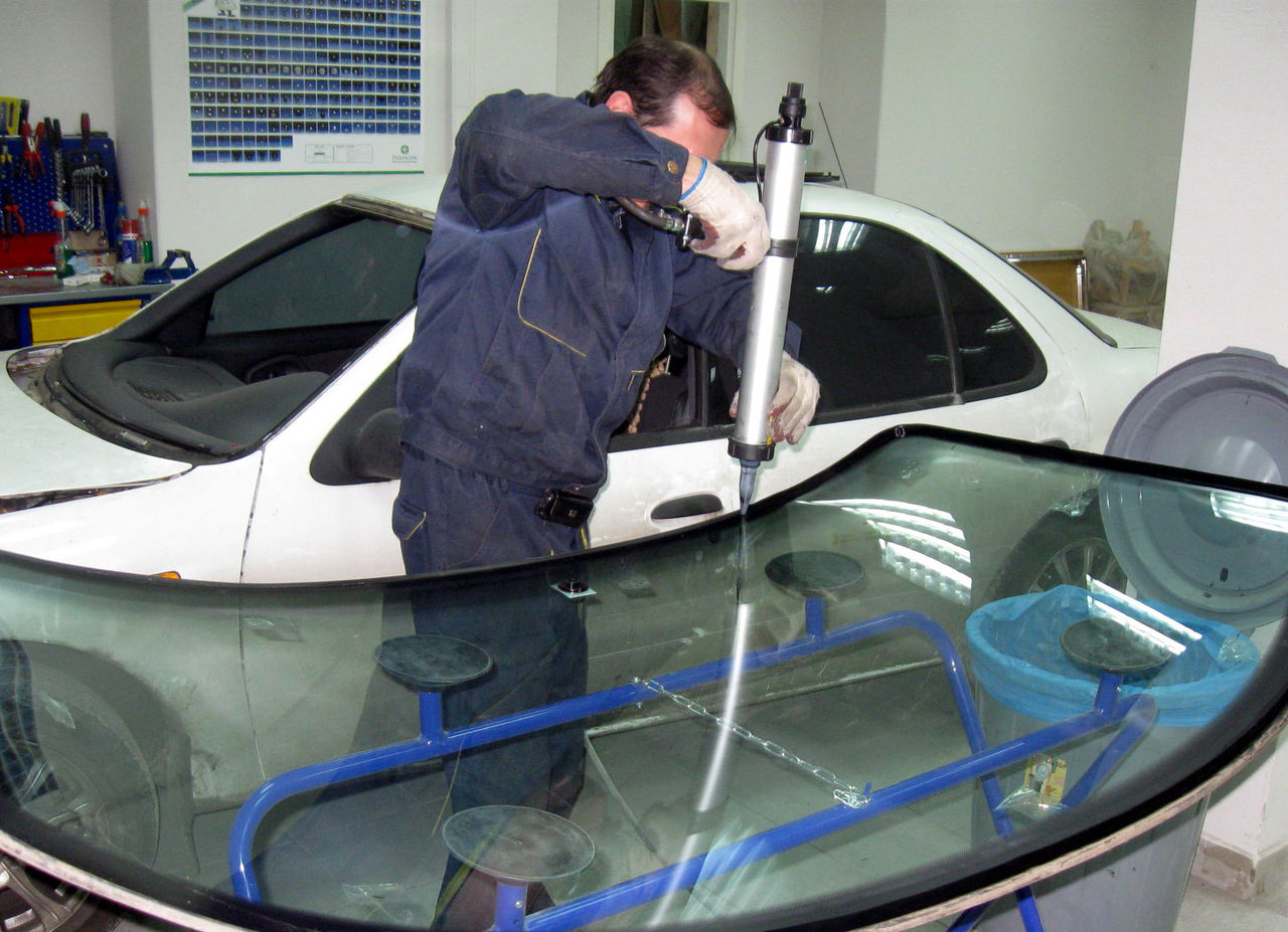 Лобовые автостекла, боковые, задние стекла  (parbrize, geamuri auto) foto 2