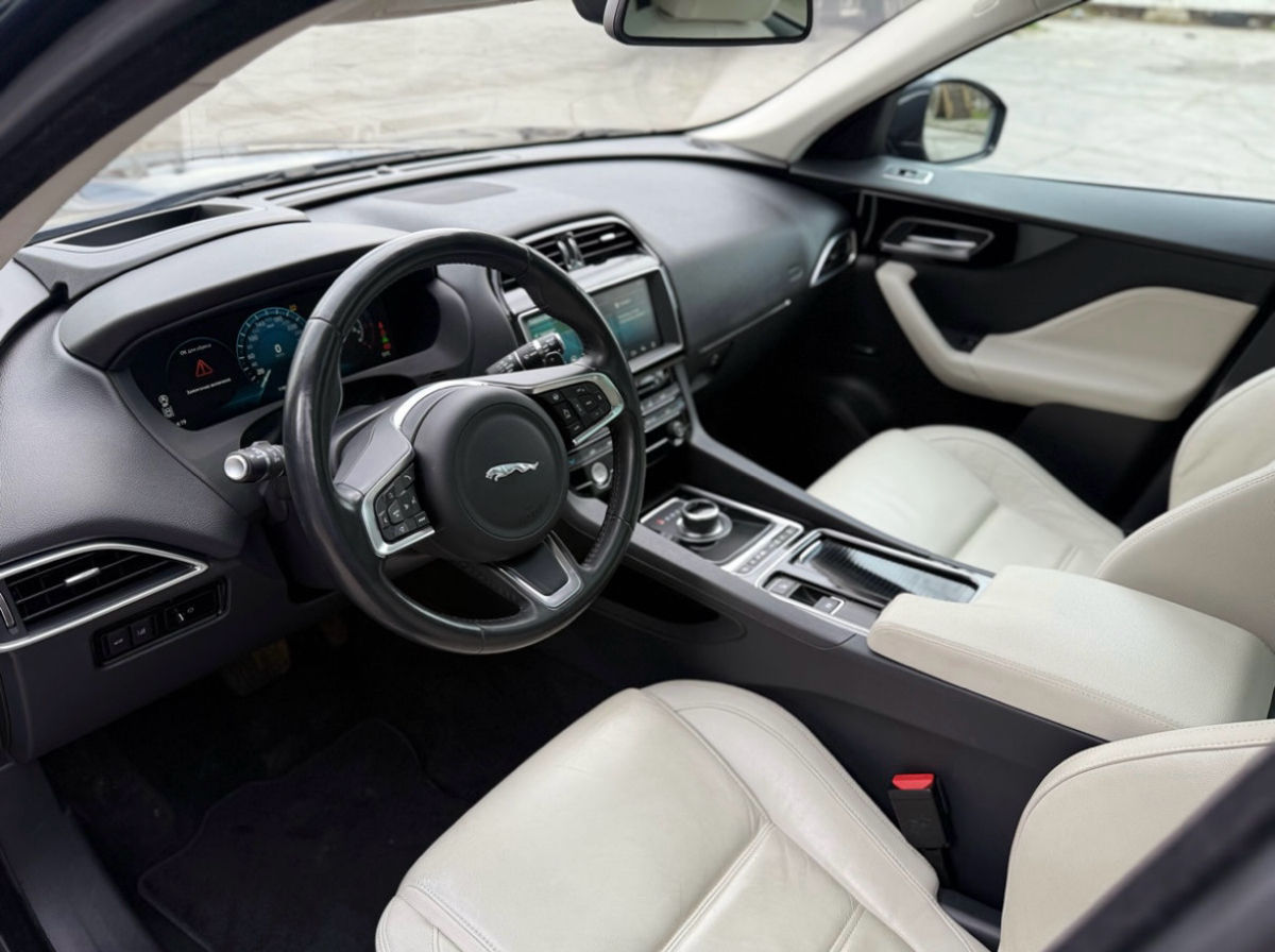 Jaguar F-PACE foto 6