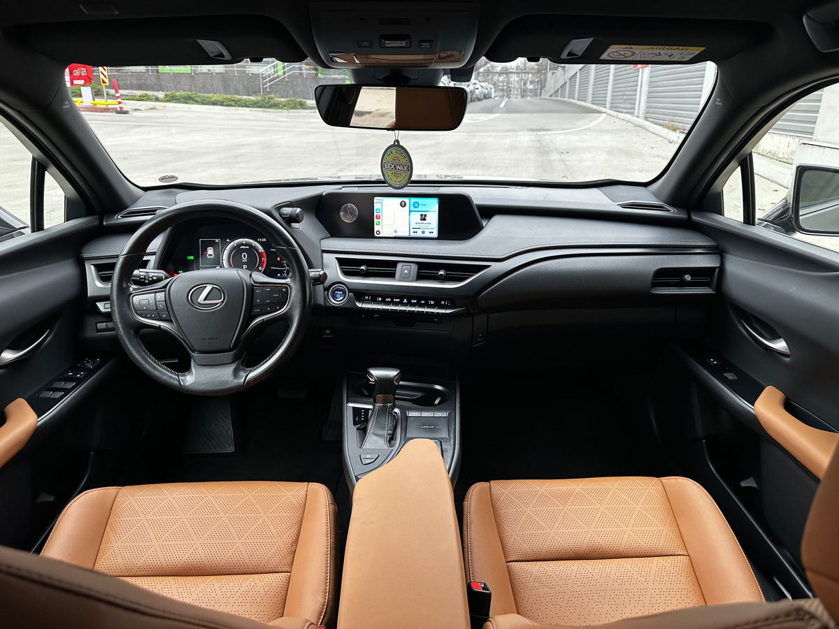 Lexus UX фото 8