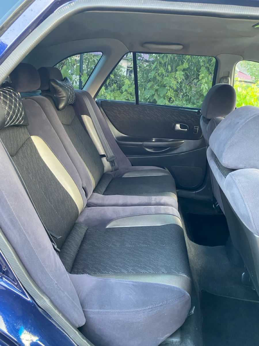 Mazda 323 фото 9