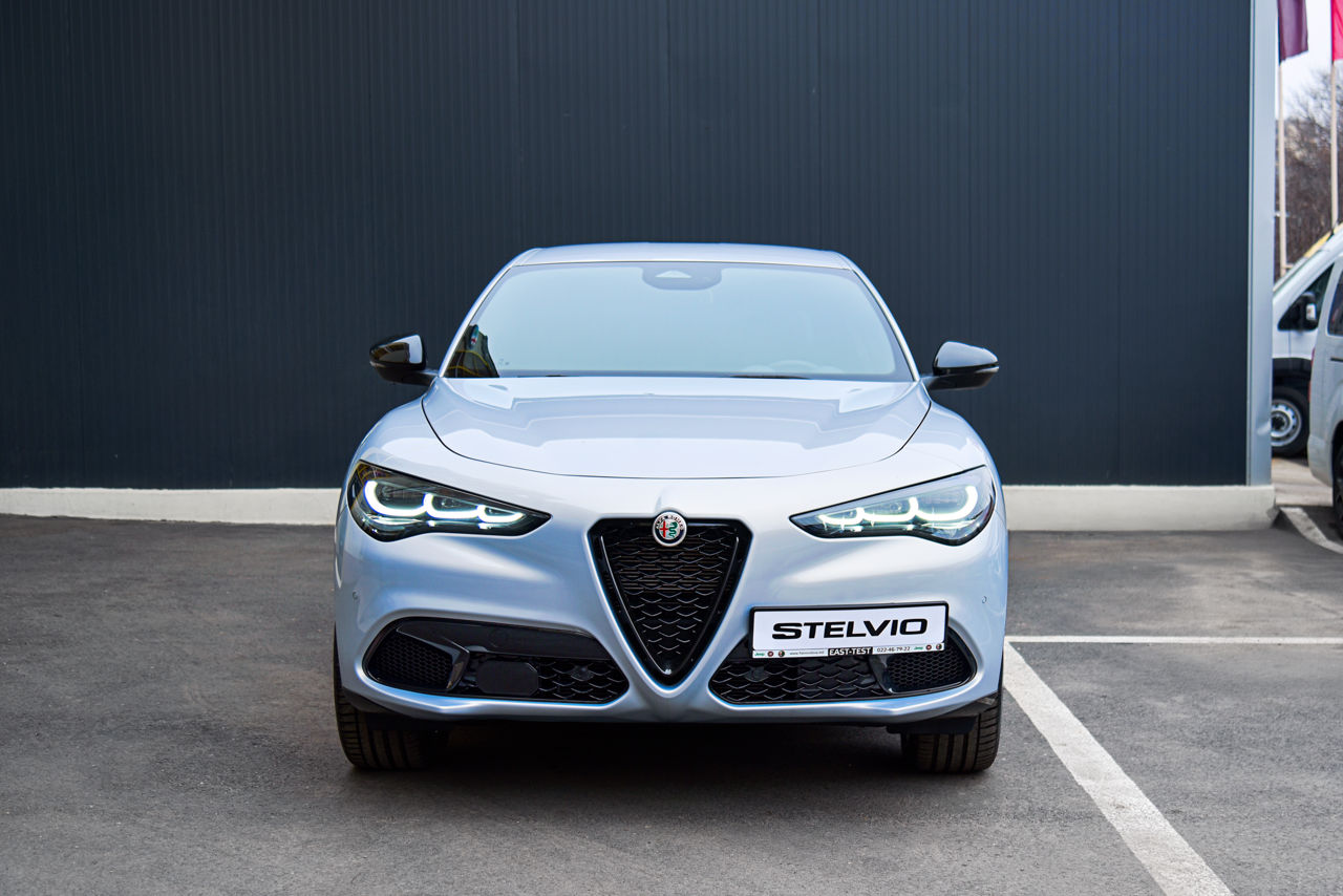 Alfa Romeo Stelvio фото 2
