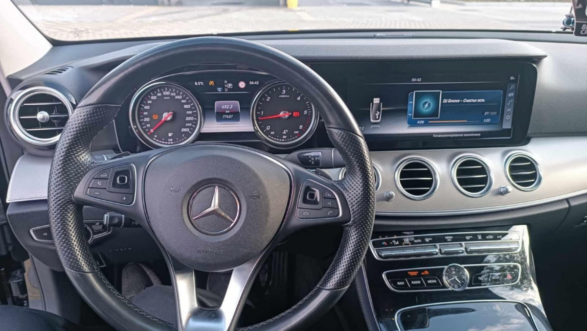 Mercedes E-Class foto 5